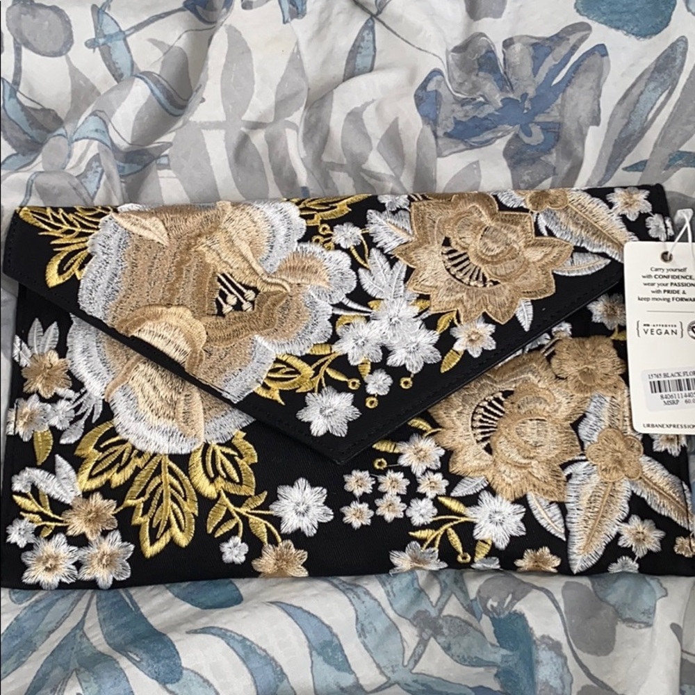 Cute black crossbody bag. Brand new!!